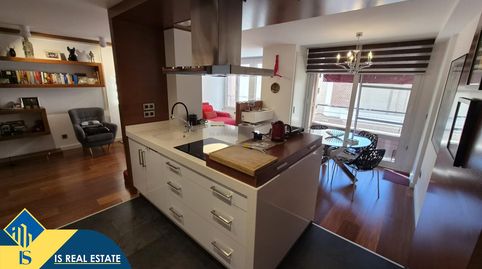 Apartamento reformado con terraza, en la provincia de Alicante, en la ciudad de Torrevieja. 4 habitaciones | 131 m² | 1,2 kilómetr, imatge 2