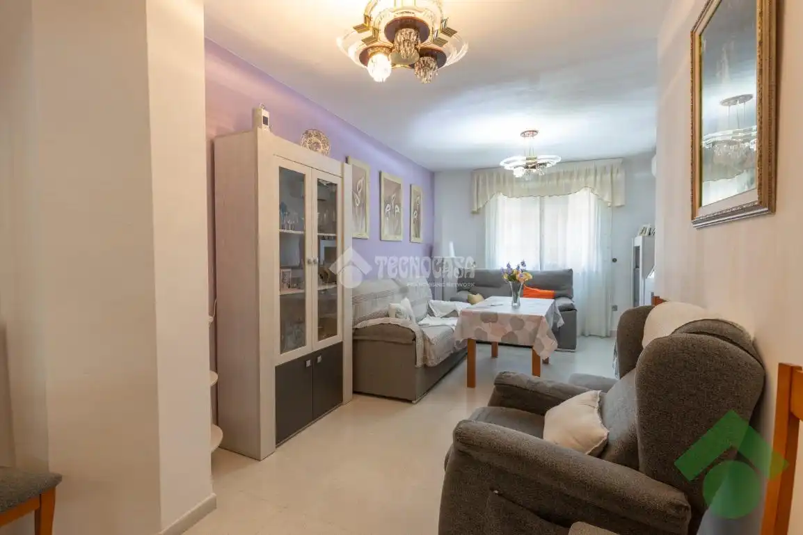 Sala de estar de Piso en venta en Calicasas