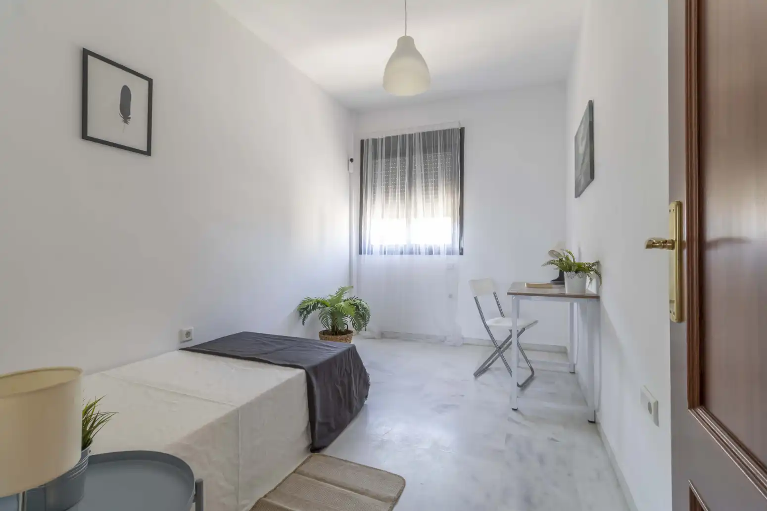 Schlafzimmer von Wohnung zum Verkauf in Mairena del Aljarafe mit Klimaanlage, Privatgarten und Terrasse