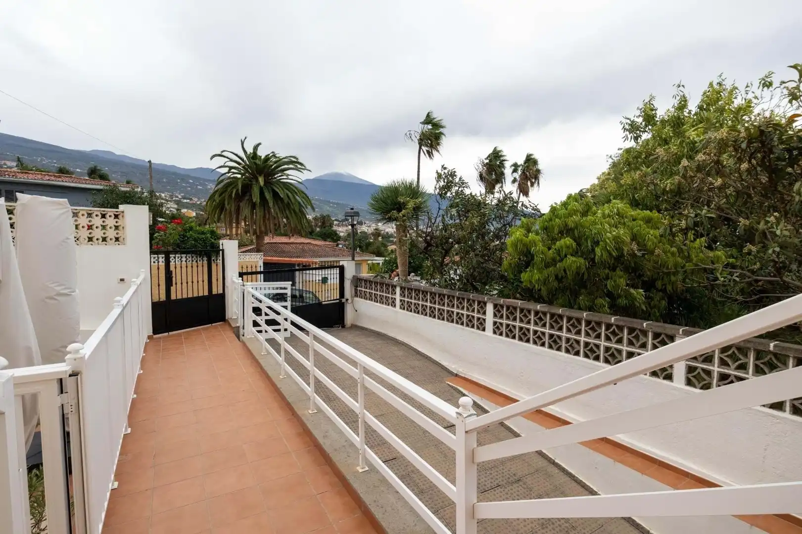 Exterior view of Houses for sale in La Orotava  with Terrace and Balcony