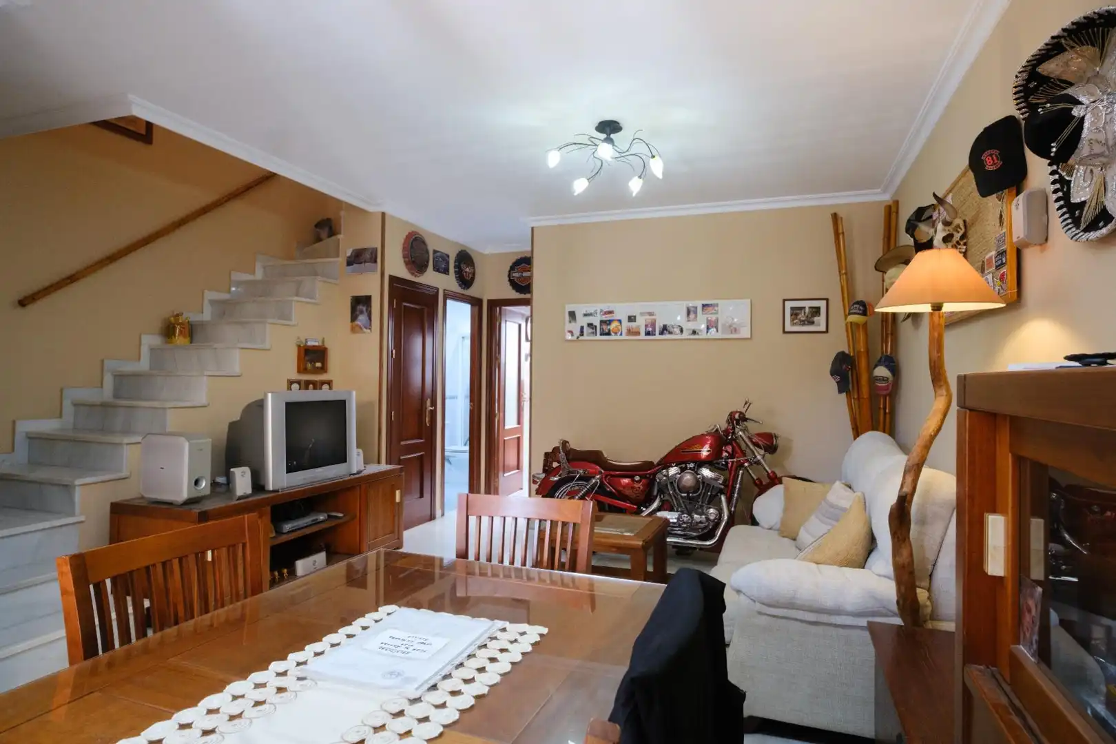 Sala d'estar de Casa adosada en venda en La Algaba amb Aire condicionat, Calefacció i Terrassa