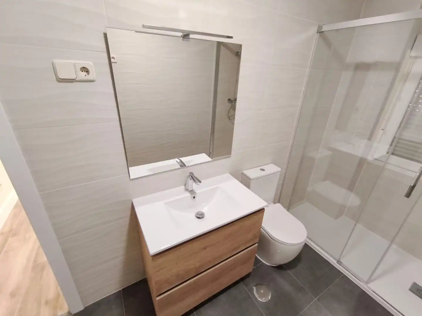 Bathroom of Flat for rent in Madrid  with Heating and Furnished