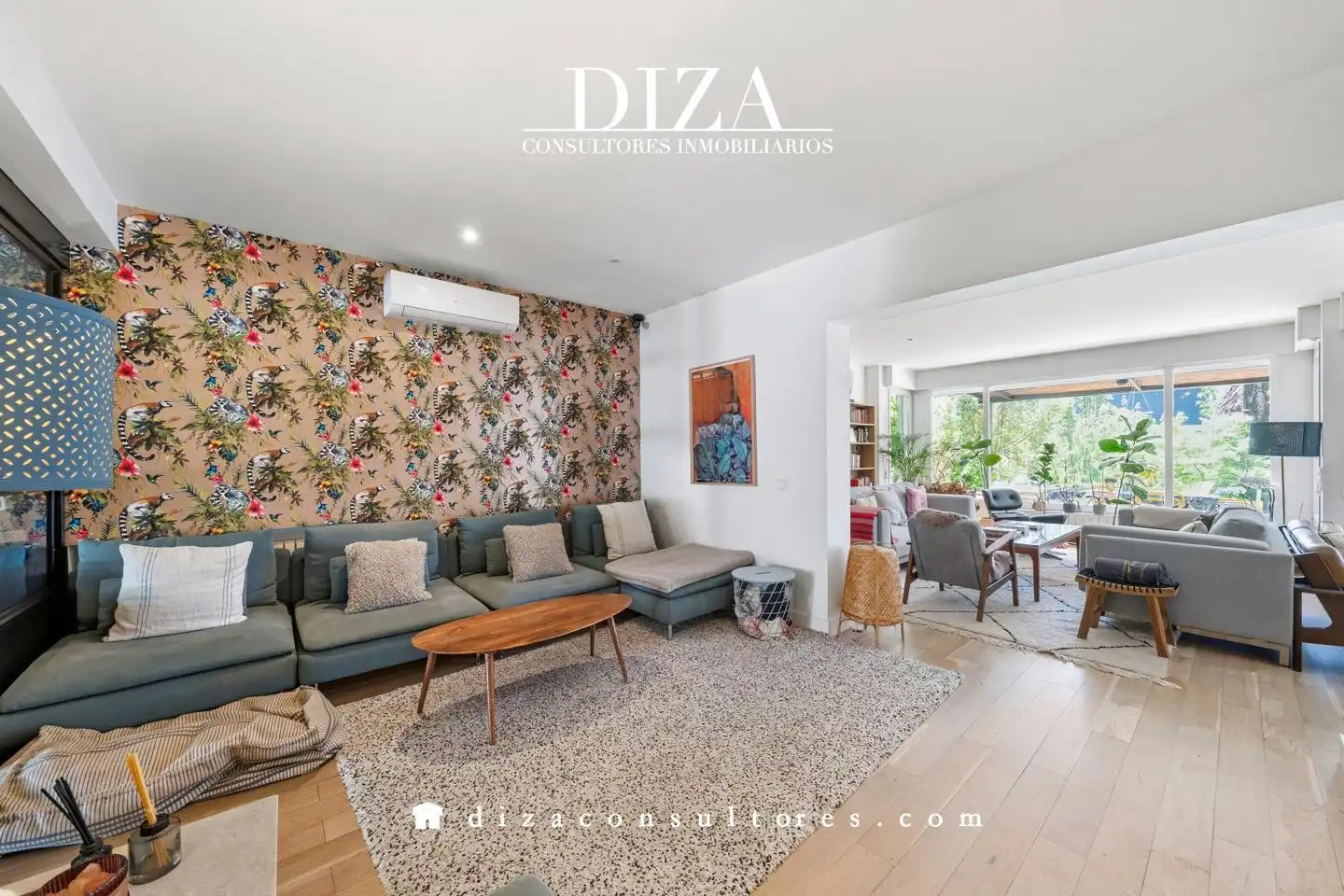 Sala d'estar de Casa o xalet en venda en Pozuelo de Alarcón amb Aire condicionat, Calefacció i Jardí privat