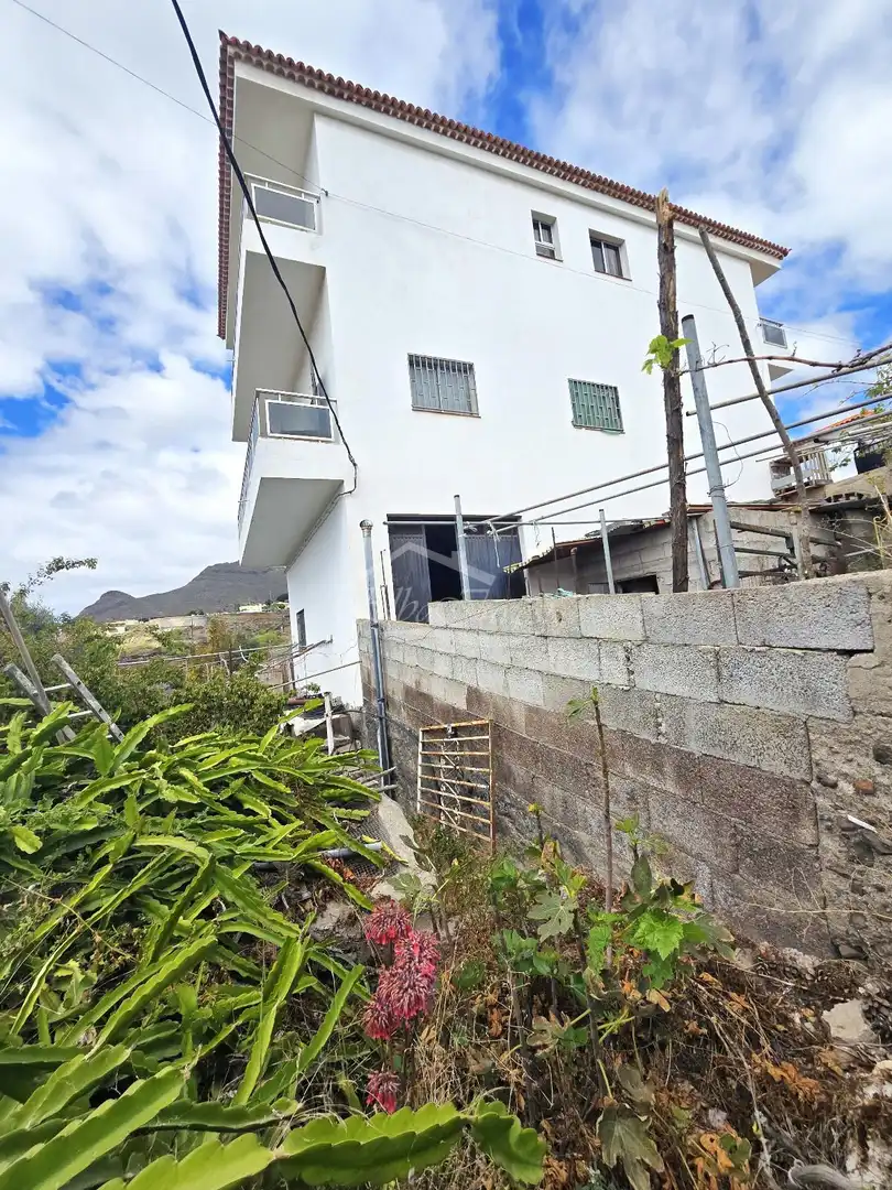 Vista exterior de Casa o xalet en venda en Arona amb Terrassa