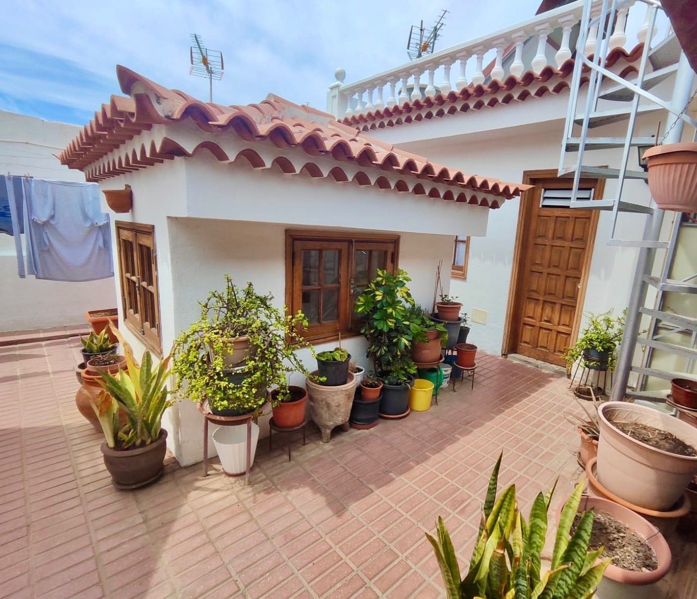 Vista exterior de Pis en venda en Guía de Isora amb Terrassa i Moblat