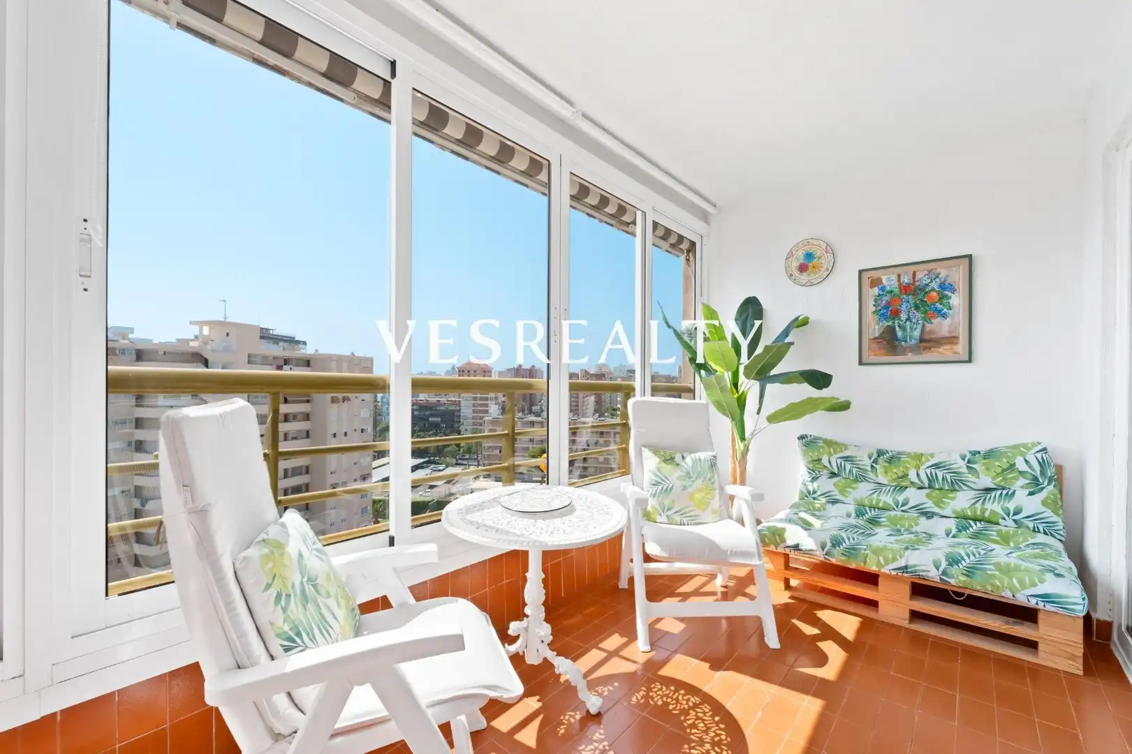 Vista exterior de Piso de alquiler en Alicante / Alacant con Amueblado, Balcón y Piscina comunitaria