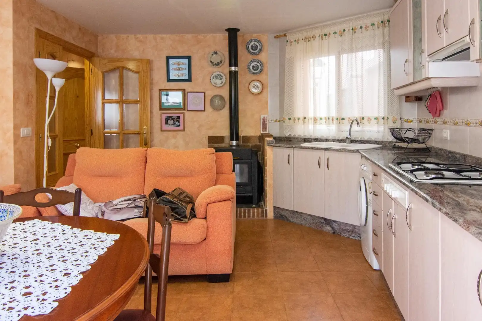 Cuina de Casa o xalet en venda en Fuentes de Ayódar amb Terrassa, Traster i Balcó