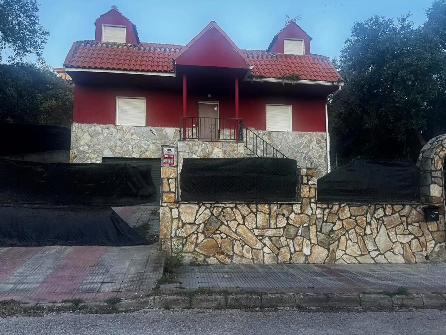 Vista exterior de Casa o chalet en venta en El Casar con Jardín privado, Terraza y Piscina