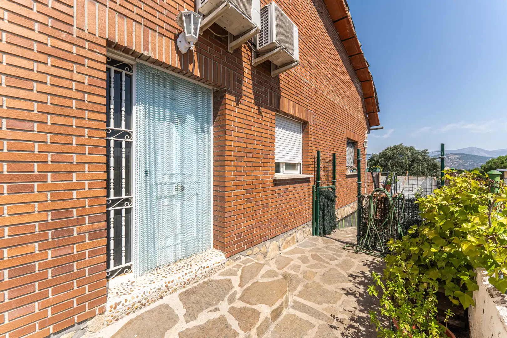 Vista exterior de Casa o xalet en venda en Collado Villalba amb Calefacció, Jardí privat i Terrassa