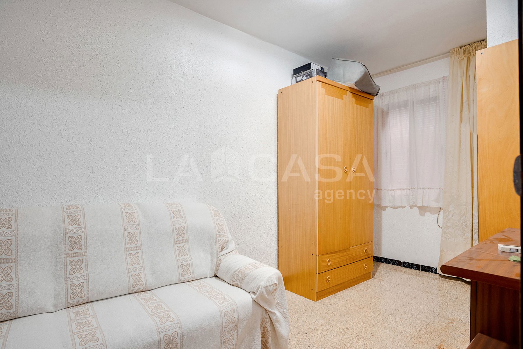 Piso en venta en L'Hospitalet de Llobregat con Amueblado y Balcón