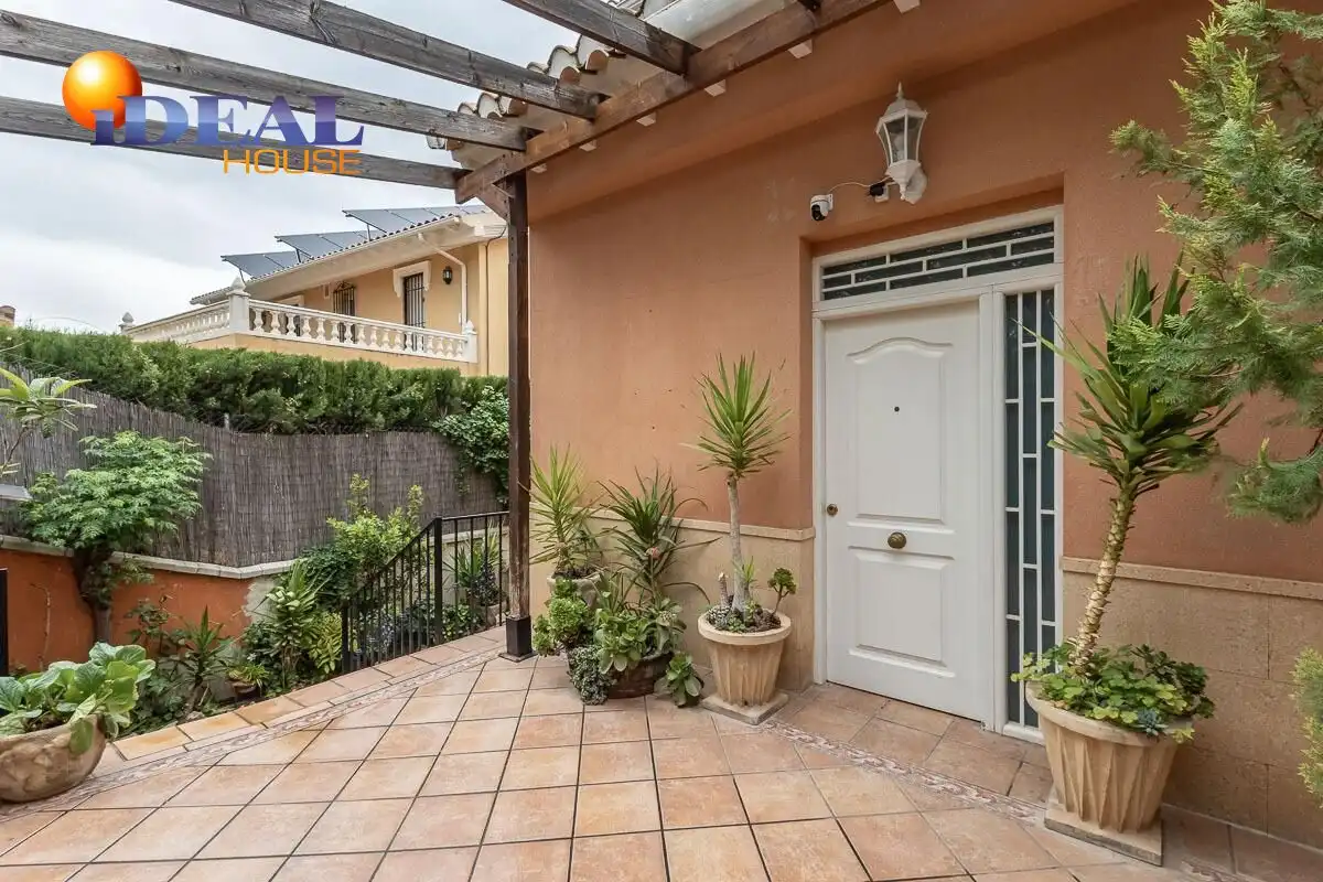 Detached house with terrace for sale in Calle Calle Sauce, imagen 2
