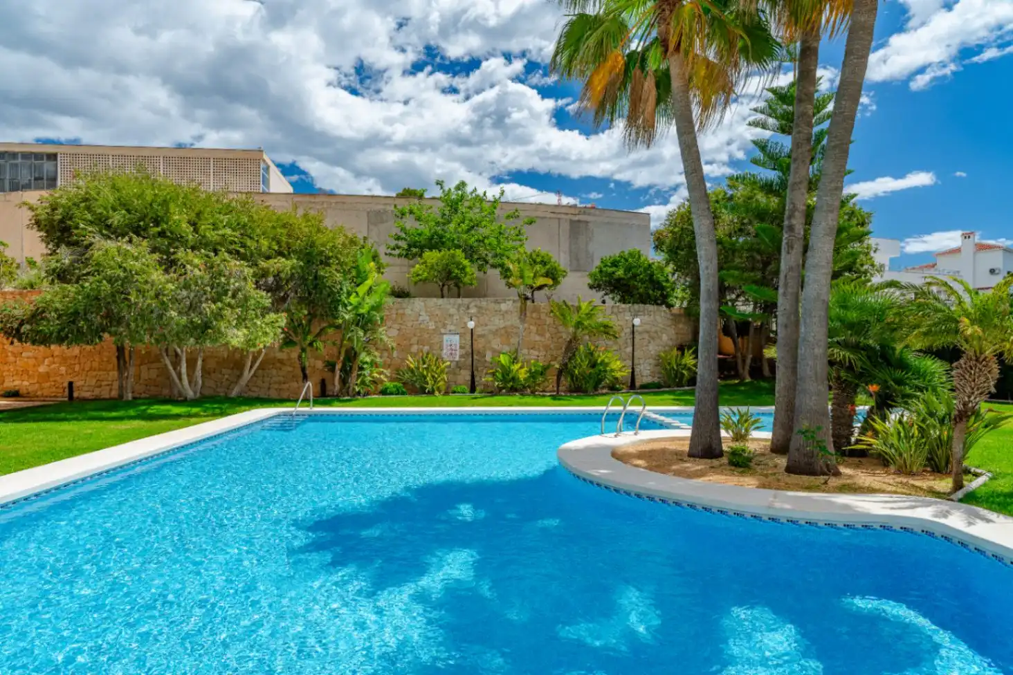 Piscina de Apartamento en venta en Calpe / Calp con Terraza y Amueblado