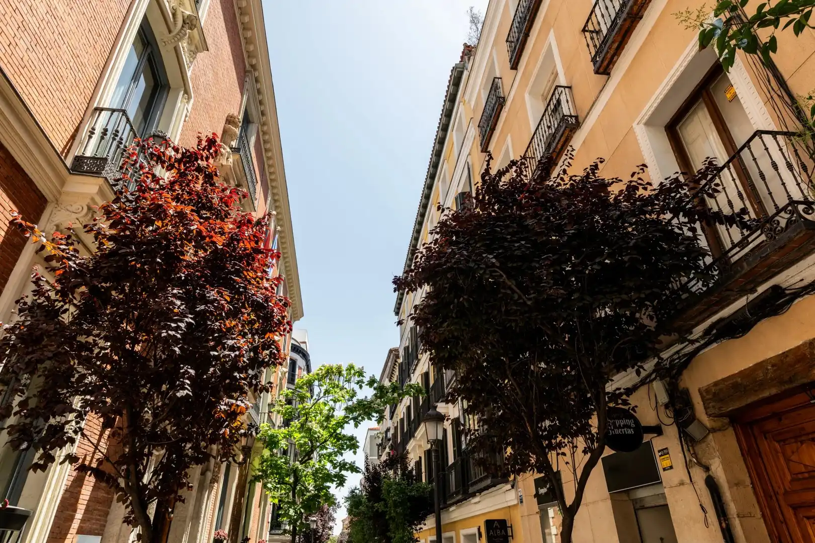 Vista exterior de Piso en venta en Madrid con Balcón