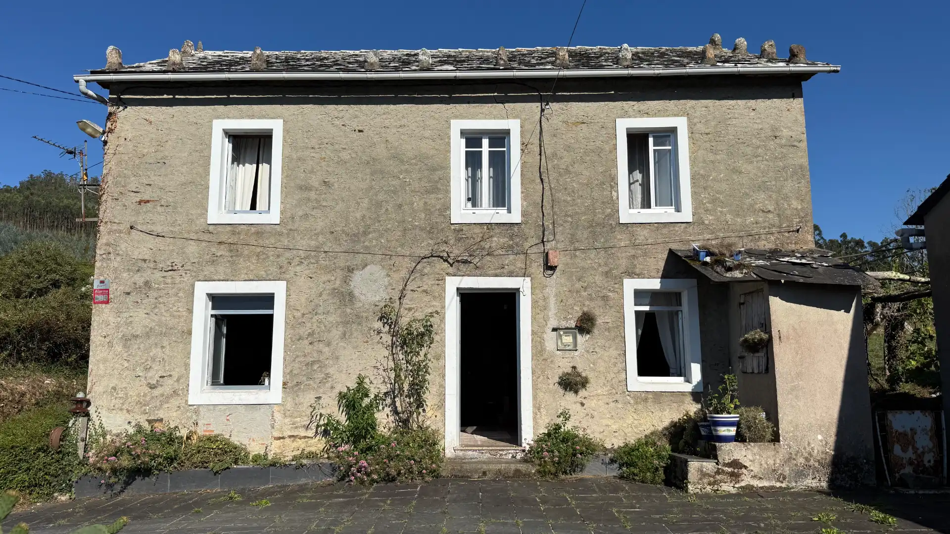 Casa amb jardí en venda a Ortigueira