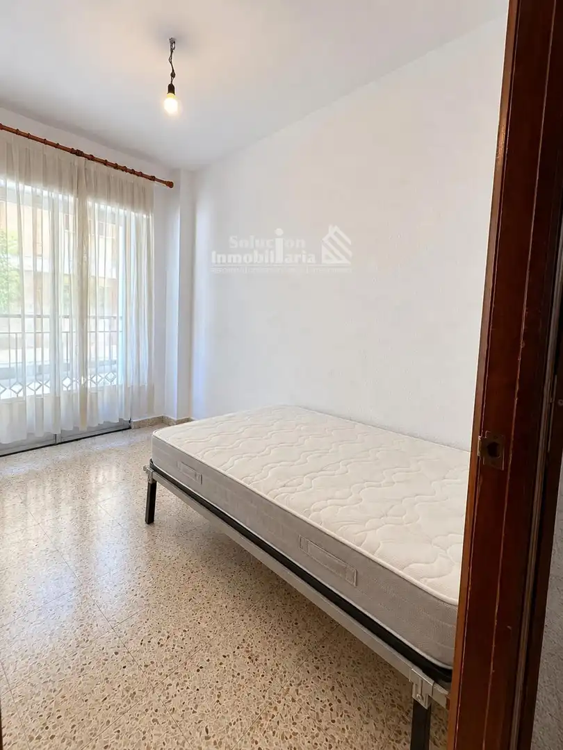 Dormitori de Pis en venda en San Bernardo - Carmelitas - Campus