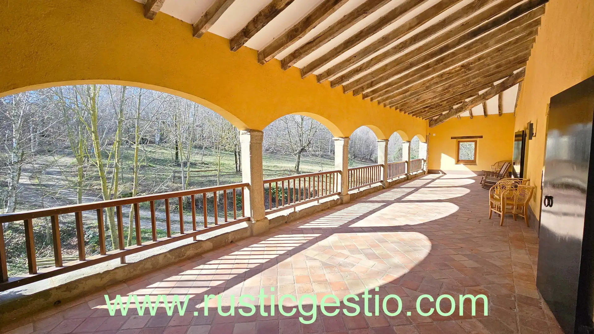 Terrasse von Country house zum Verkauf in La Vall d'en Bas mit Heizung, Privatgarten und Parkett