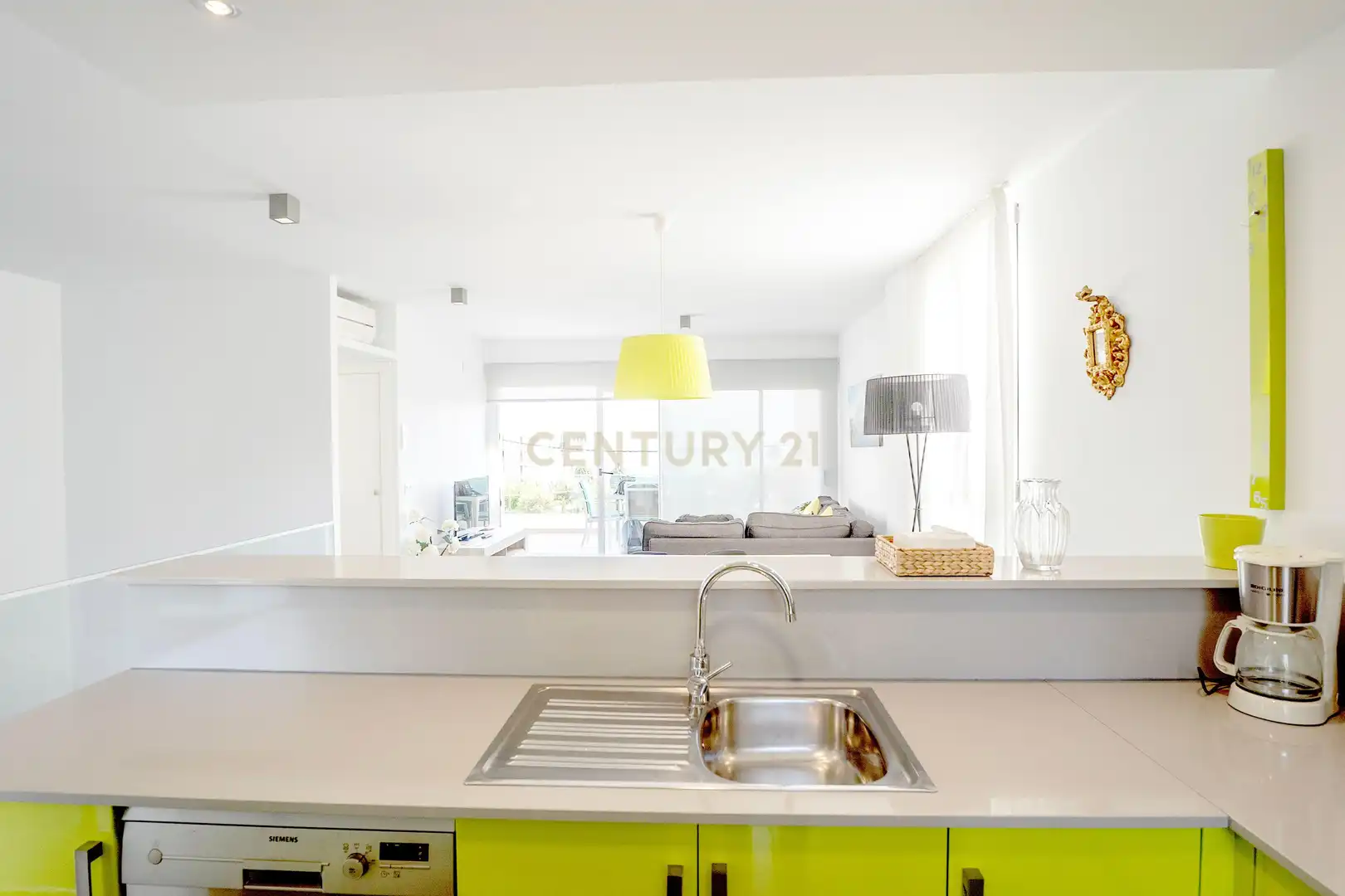 Kitchen of Detached homes for sale in L'Alfàs del Pi  with Air Conditioner, Furnished and Balcony