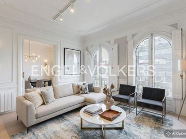 Piso con balcón en venta en Eixample