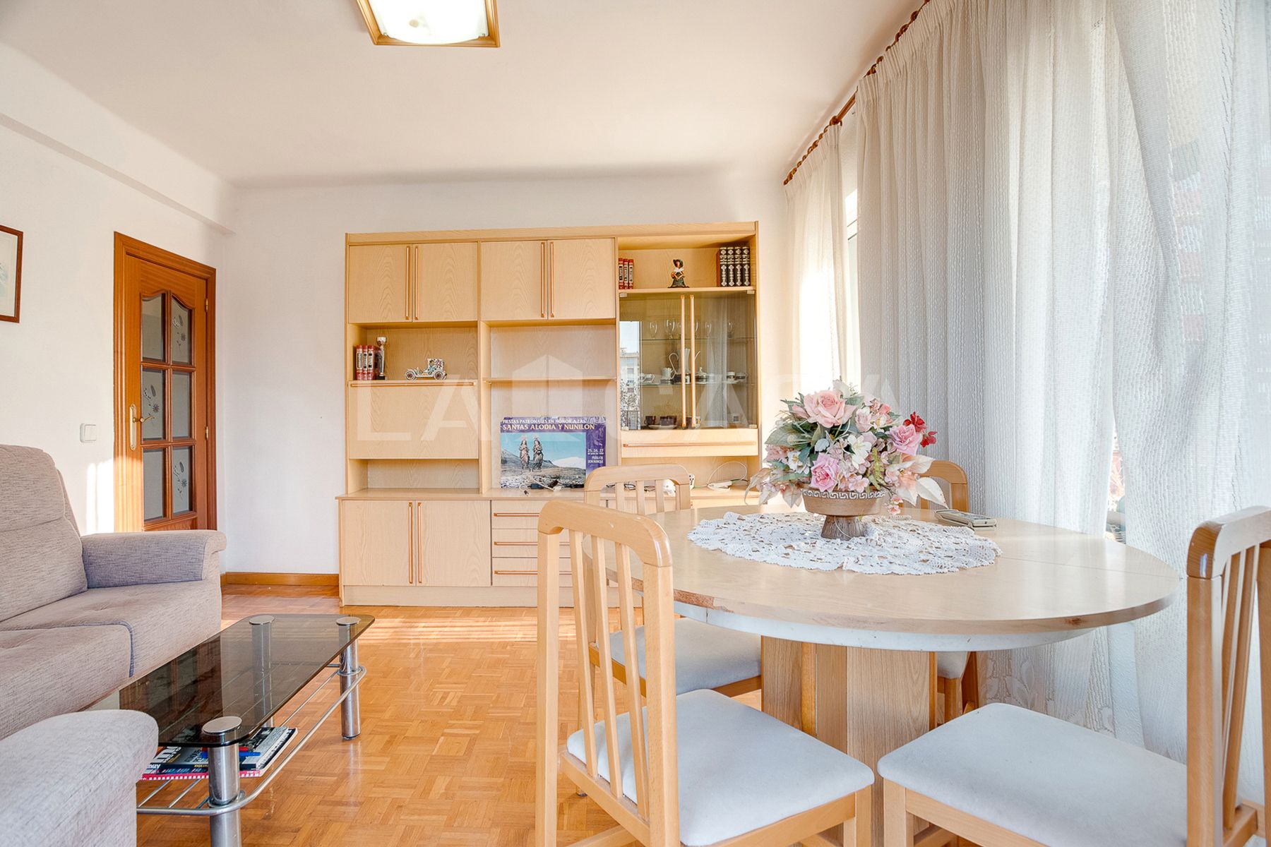 Sala de estar de Piso en venta en  Barcelona Capital con Balcón