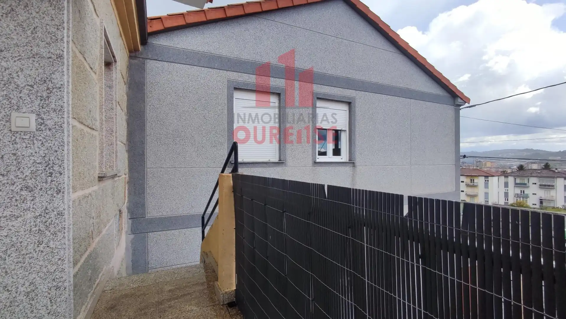 Vista exterior de Casa o xalet de lloguer en Ourense Capital  amb Calefacció, Traster i Moblat
