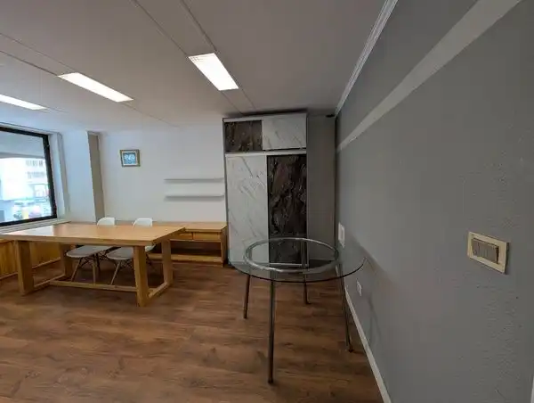 Oficina en venda a Avenida Rafael Cabrera, 9, Triana