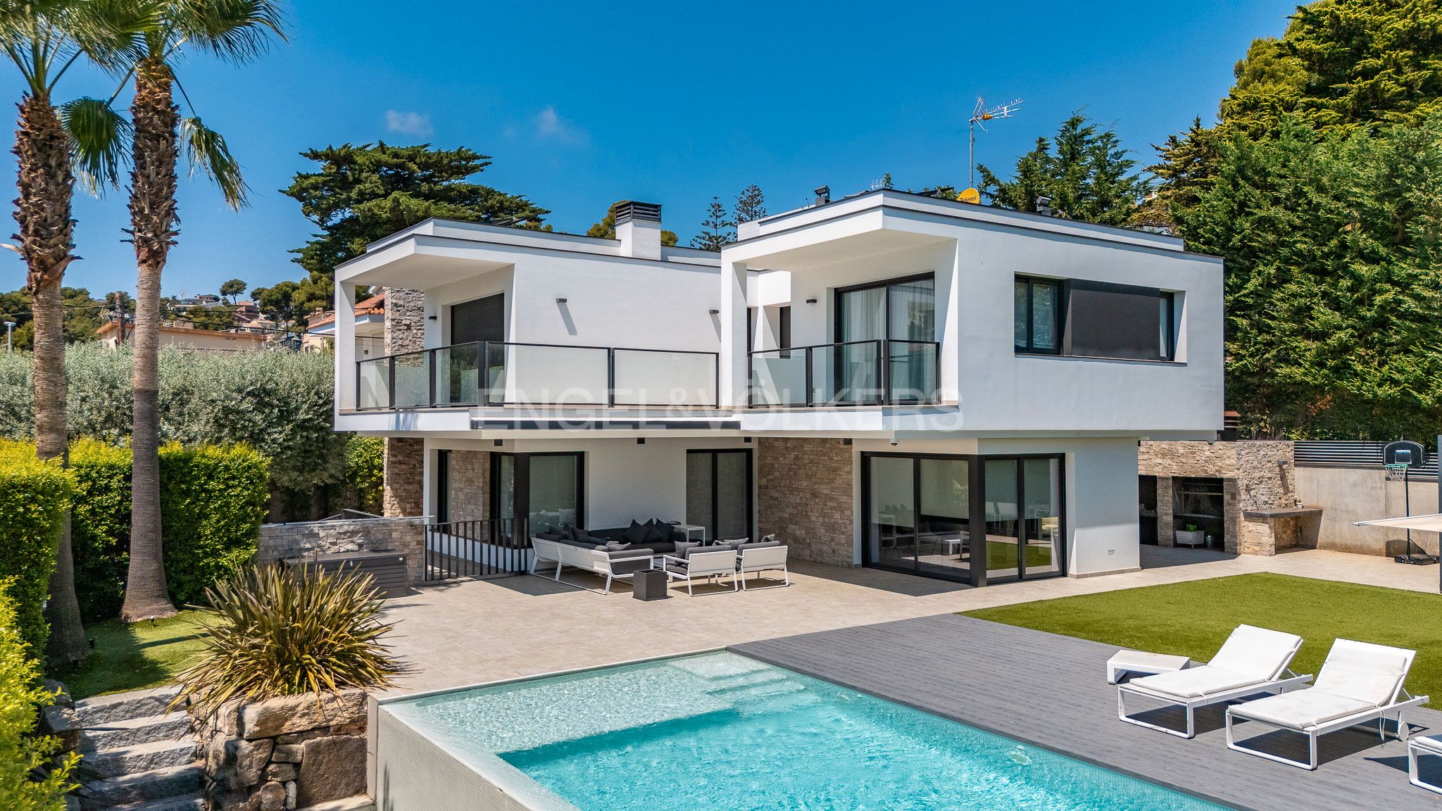 Exterior view of House or chalet for sale in Castelldefels  with Air Conditioner, Heating and Private garden