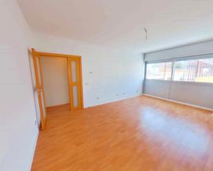 Sala d'estar de Pis en venda en Terrassa amb Calefacció i Forn