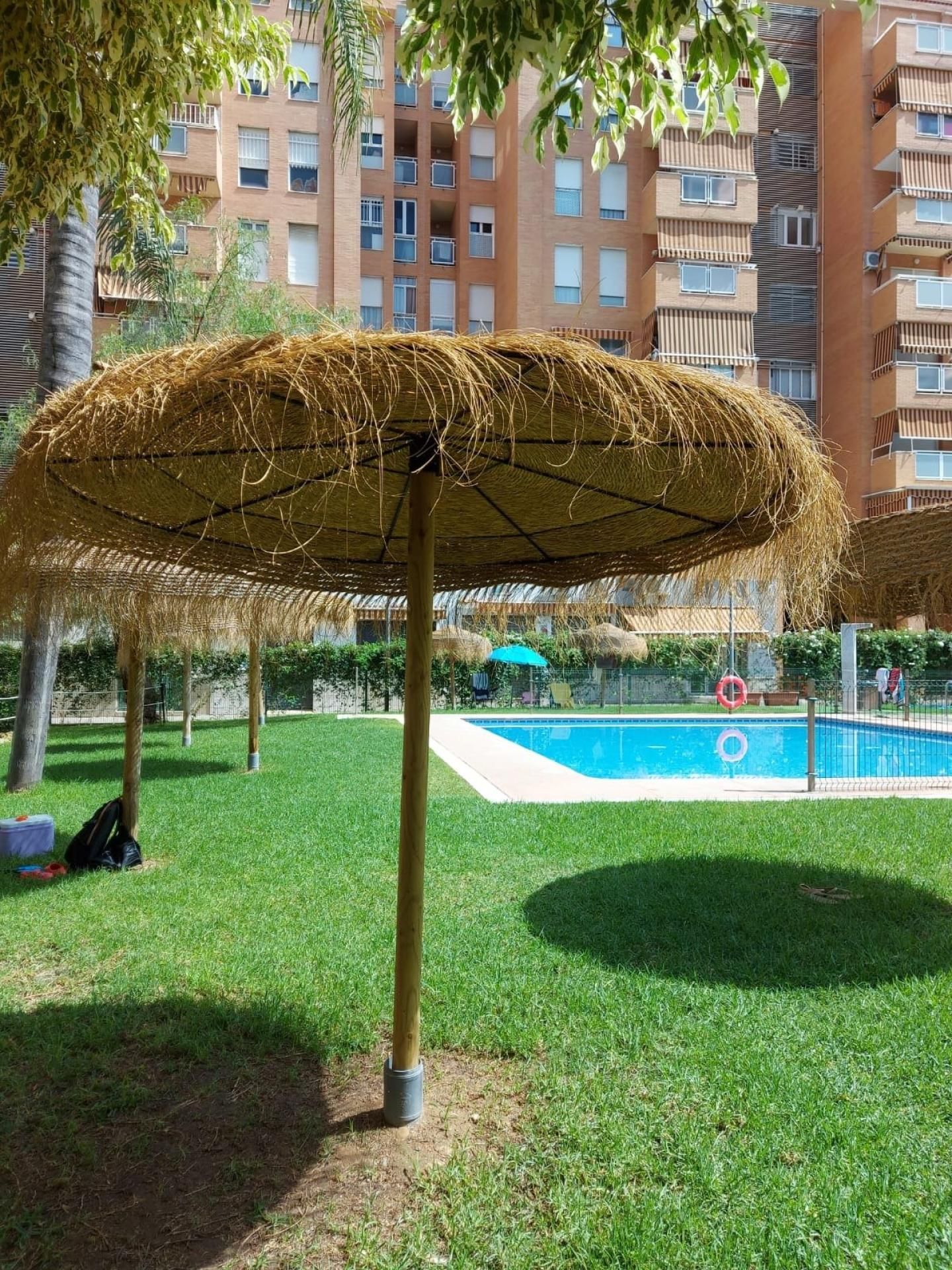 Swimming pool of Flat for sale in  Sevilla Capital  with Air Conditioner, Heating and Community pool