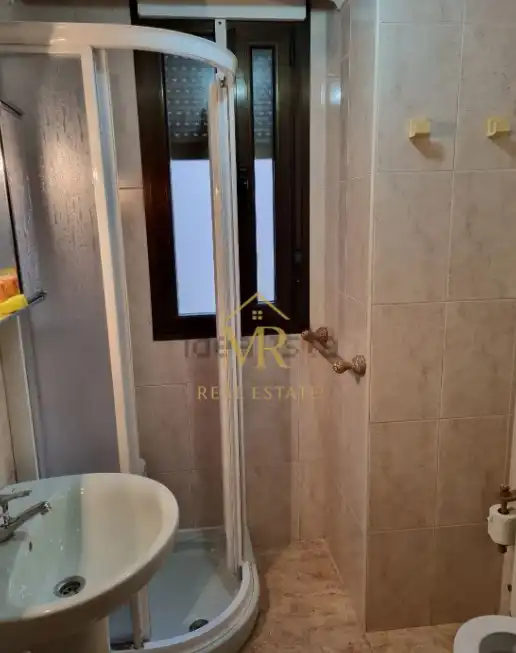 Baño de Piso de alquiler en Salamanca con Calefacción, Parquet y Amueblado