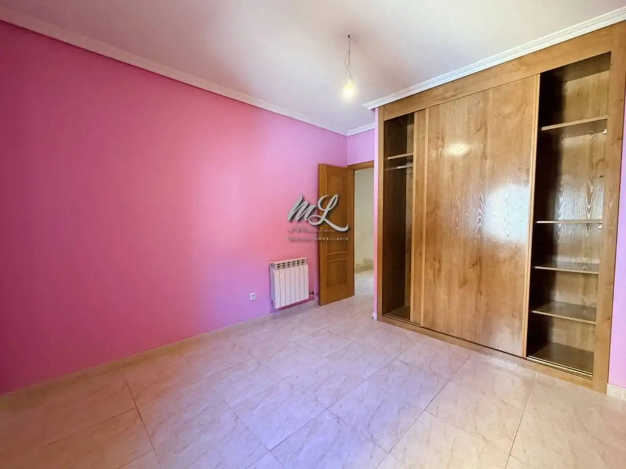 Habitación de Casa adosada en venta en Toledo con Calefacción, Jardín privado y Terraza