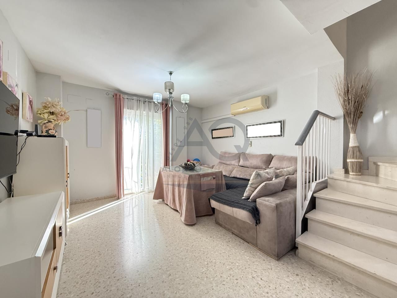 Living room of Duplex for sale in Los Palacios y Villafranca