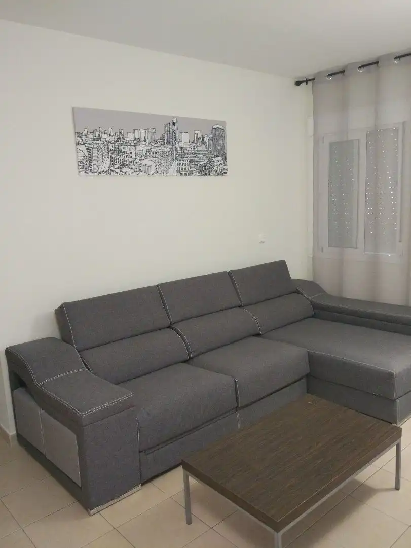 Sala de estar de Piso de alquiler en Algeciras con Amueblado y Piscina comunitaria