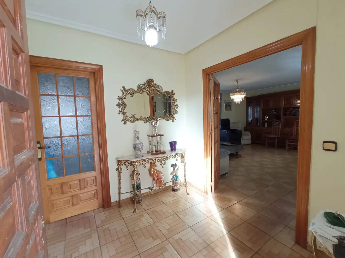 Casa adosada en venda en Burgos amb Jardí privat