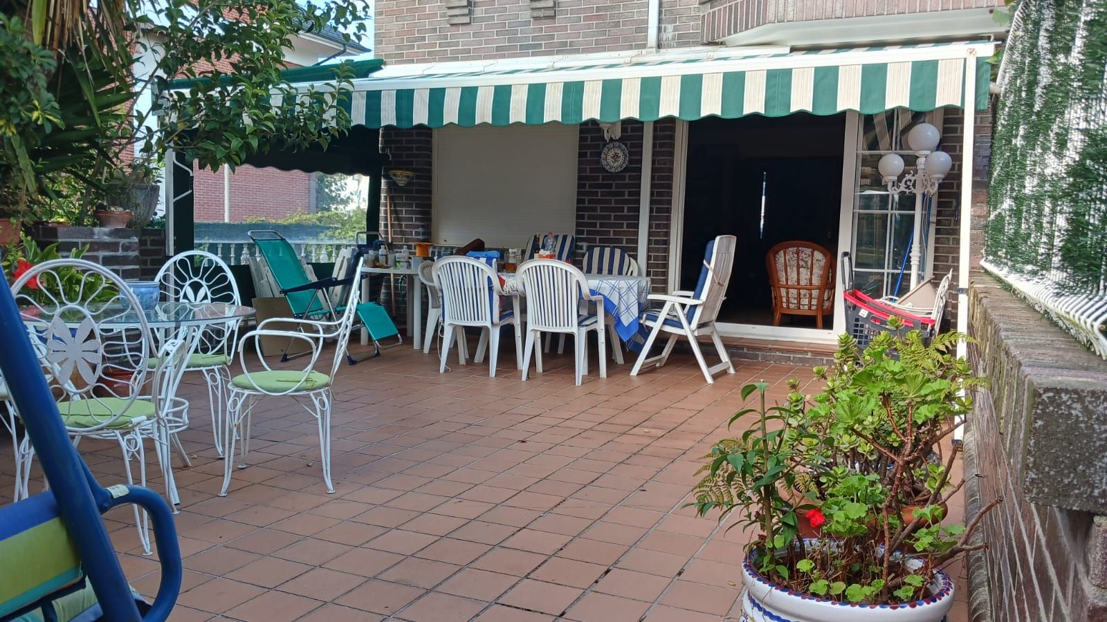 Terrassa de Casa adosada en venda en Laredo amb Jardí privat, Terrassa i Traster