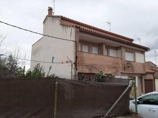 Exterior view of Single-family semi-detached for sale in Cadalso de los Vidrios  with Terrace