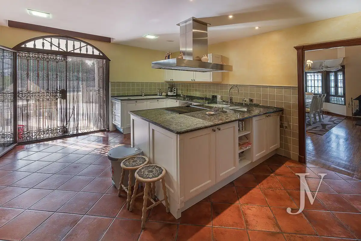 Cocina de Casa o chalet en venta en El Casar con Aire acondicionado, Calefacción y Jardín privado