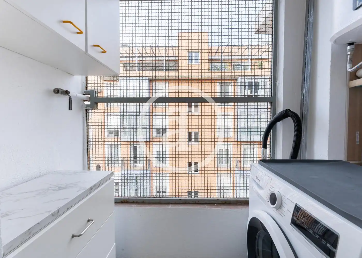 Flat for rent in Calle de Fereluz, Valdeacederas