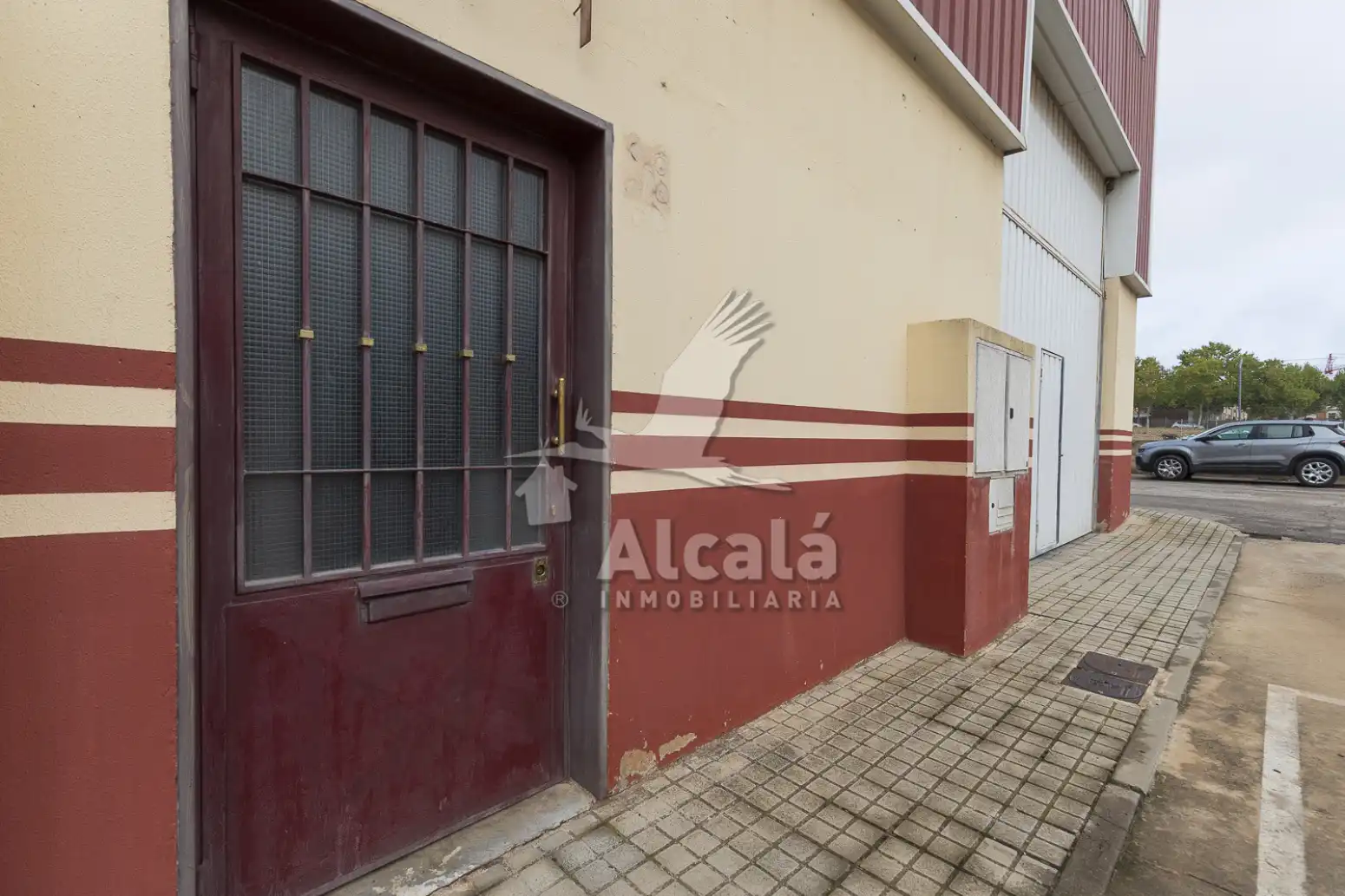 Exterior view of Industrial buildings for sale in Daganzo de Arriba, Madrid