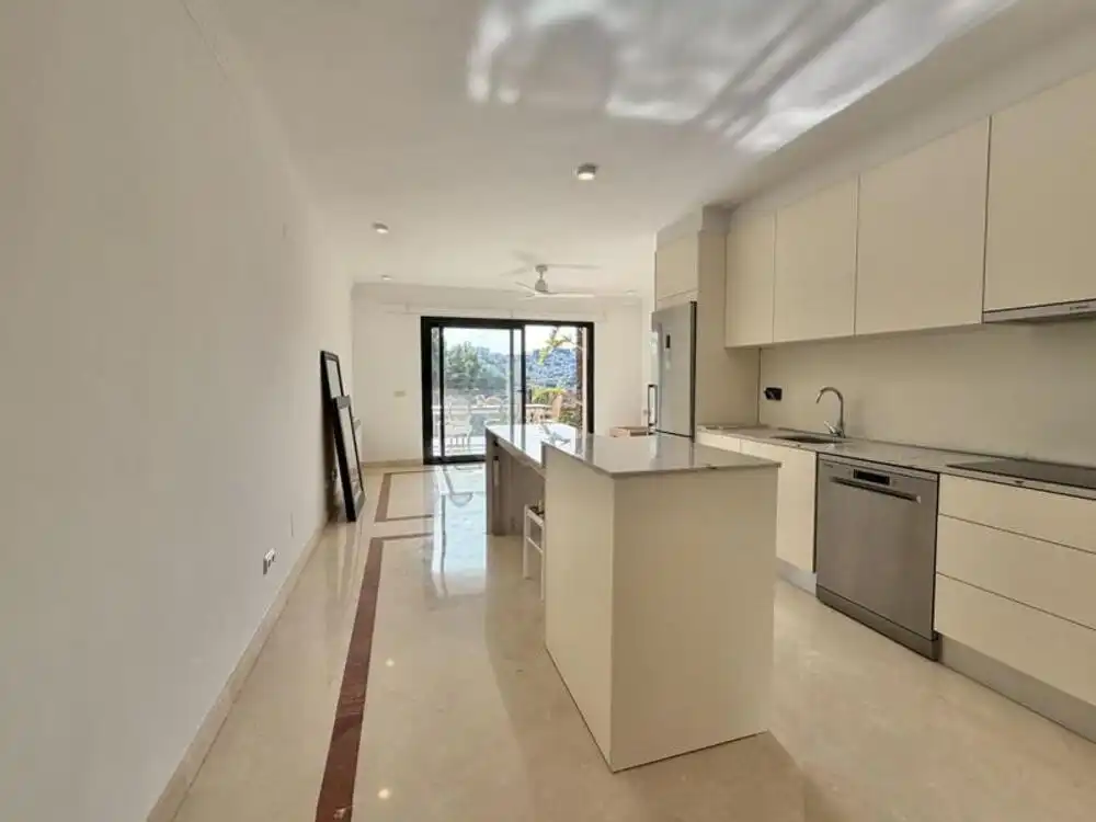 Cocina de Apartamento de alquiler en Marbella con Aire acondicionado, Calefacción y Terraza