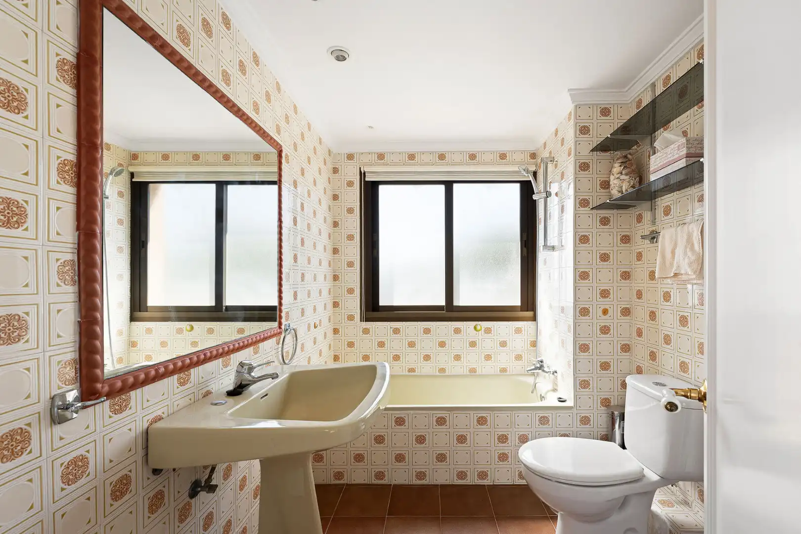 Bathroom of Apartments for sale in Marbella  with Swimming Pool and Community pool