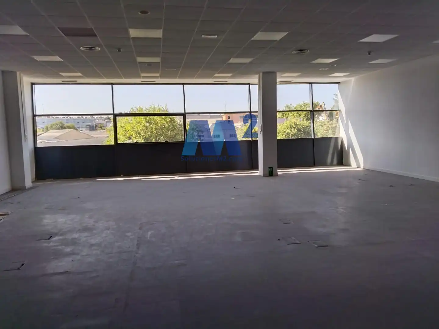 Oficina de alquiler en Valportillo Primera, Zona Industrial