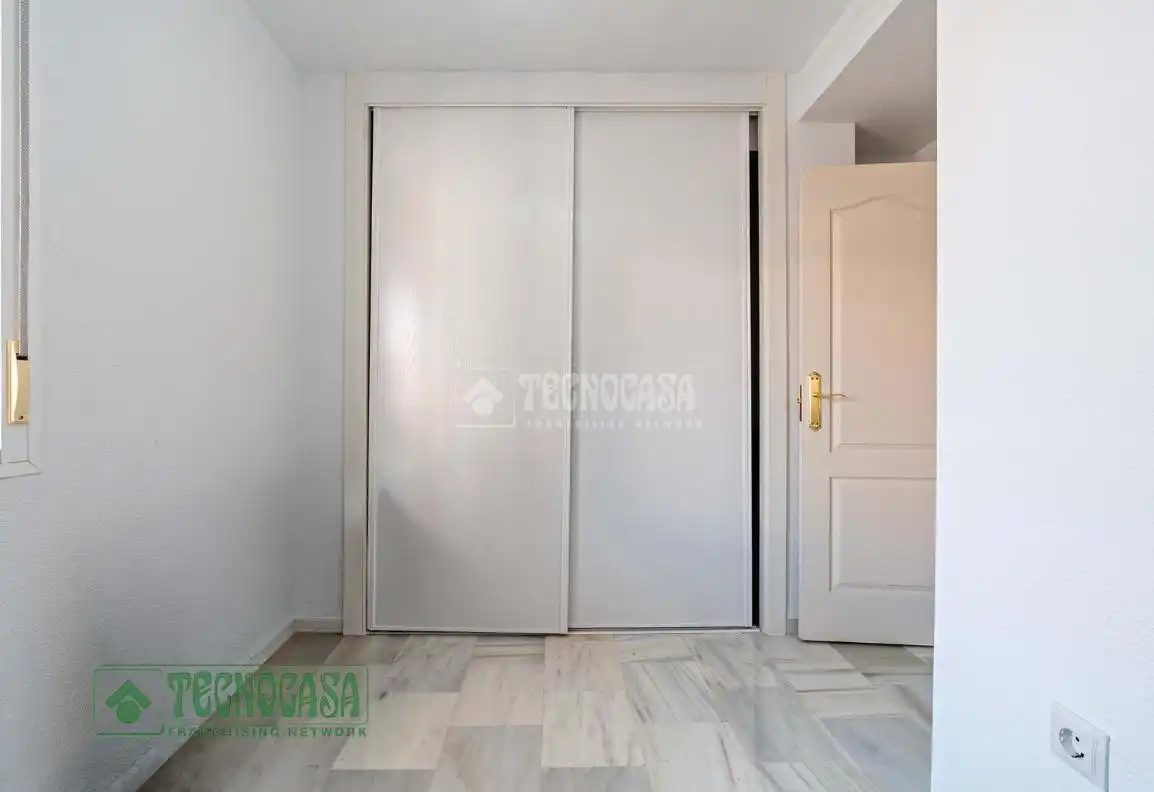 Habitación de Piso en venta en Roquetas de Mar con Aire acondicionado, Terraza y Amueblado