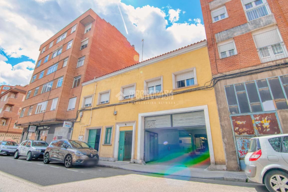 Vista exterior de Piso en venta en Valladolid Capital con Calefacción