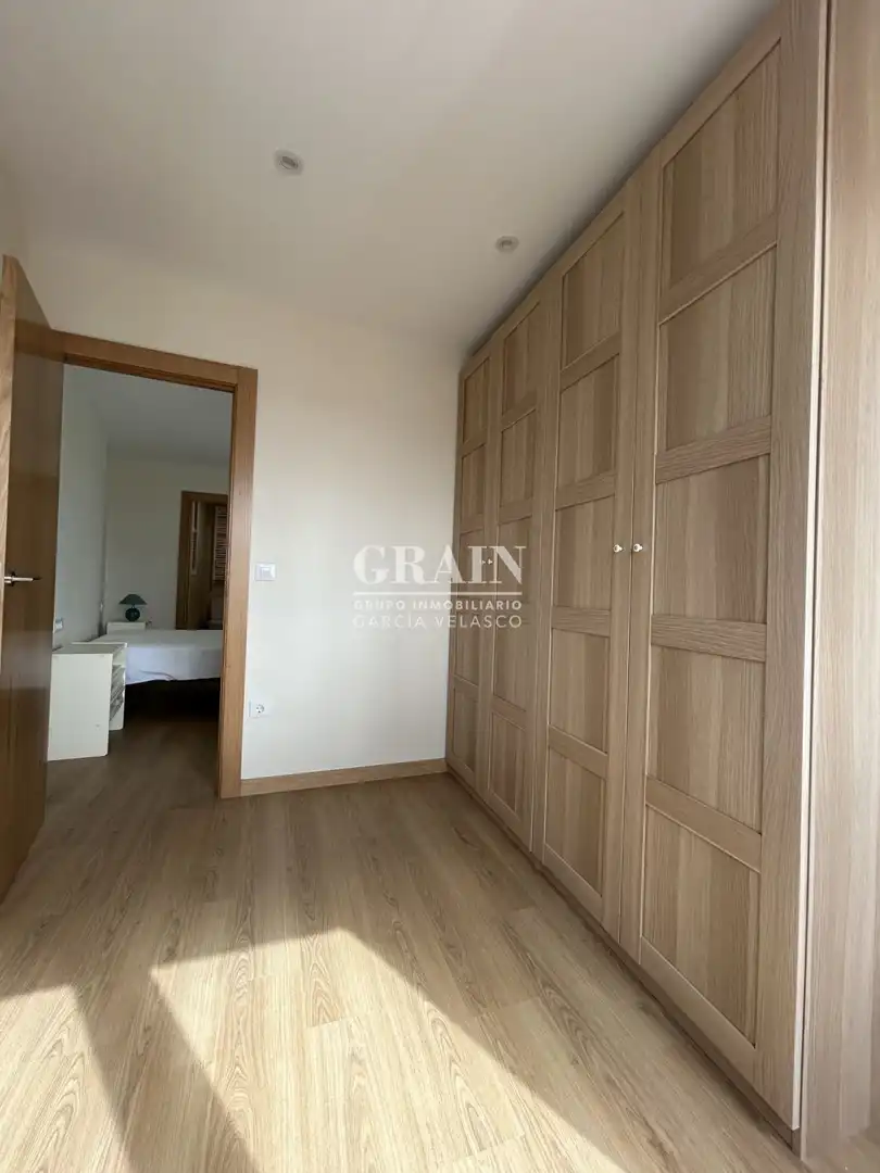 Dormitori de Apartament de lloguer en Albacete amb Aire condicionat, Calefacció i Balcó