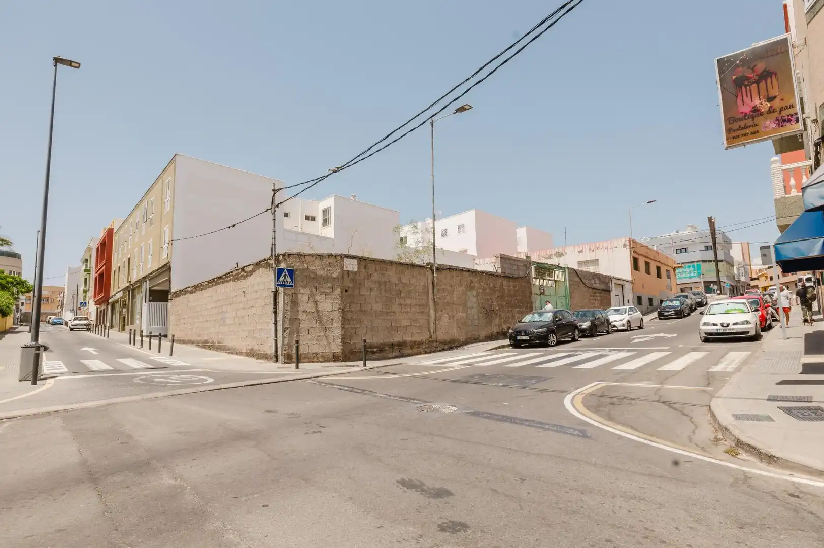 Residential land for sale in Avenida de Carlos V 32
