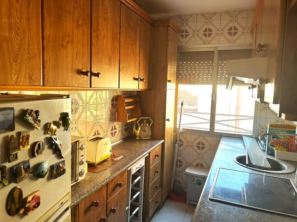 Cuina de Apartament en venda en Zaragoza amb Forn i Rentadora