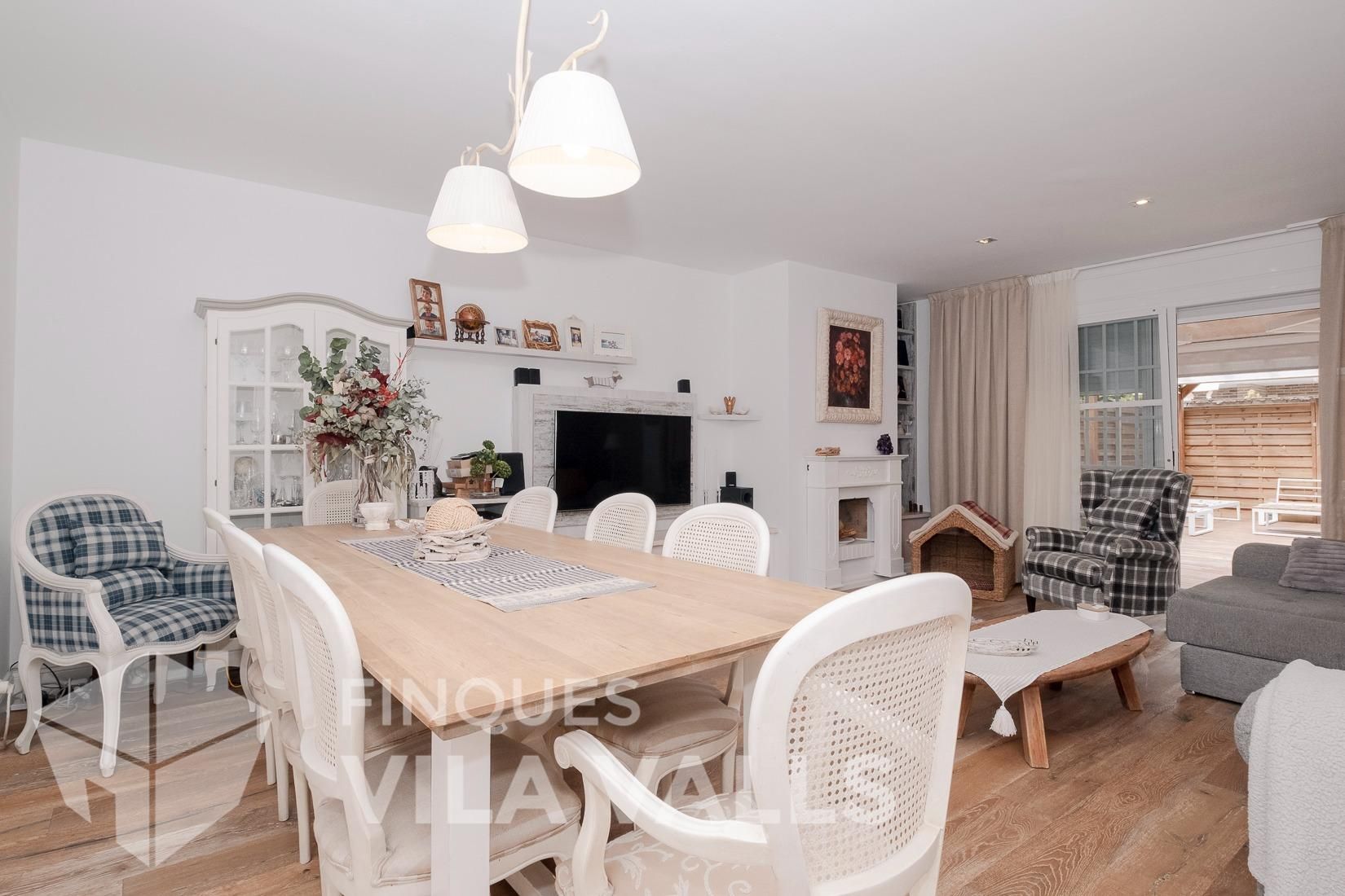 Comedor de Casa adosada en venta en Palau-solità i Plegamans con Aire acondicionado y Calefacción