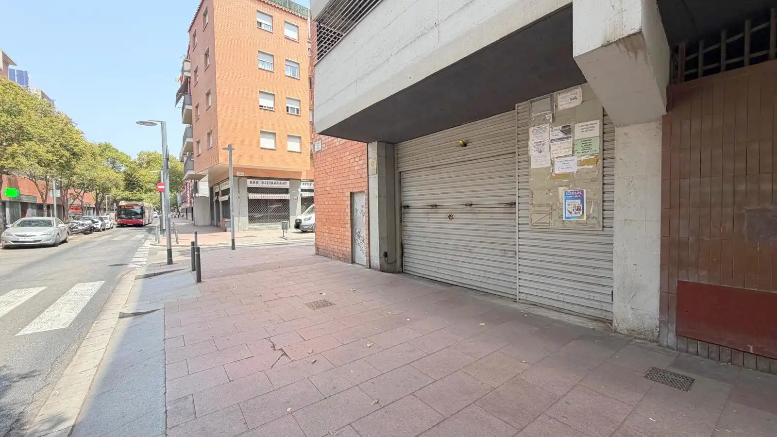 Vista exterior de Garatge en venda en Barcelona