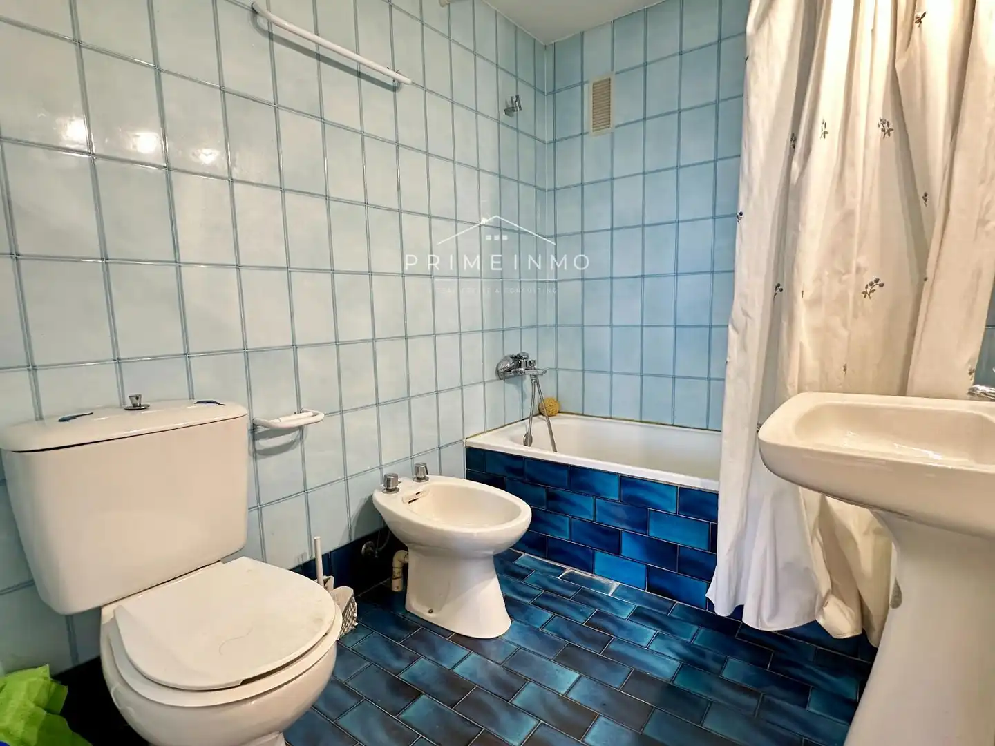 Badezimmer von Dachboden zum Verkauf in L'Ametlla de Mar  mit Terrasse, Abstellraum und Schwimmbad