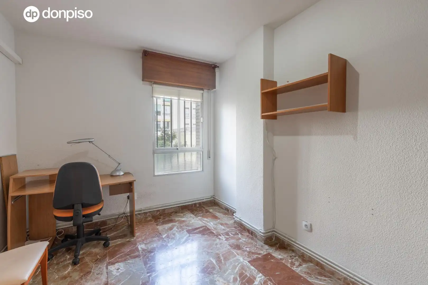 Habitación de Piso en venta en Granada con Aire acondicionado